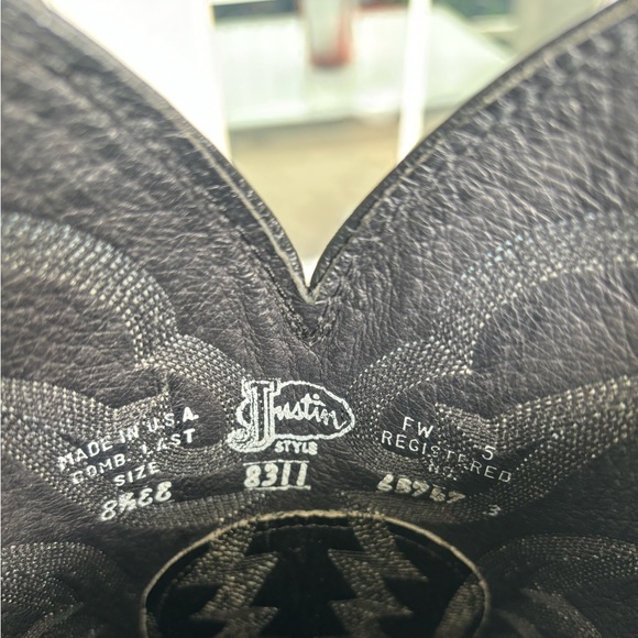 Men’s Justin black cowboy boots - Picture 10 of 10